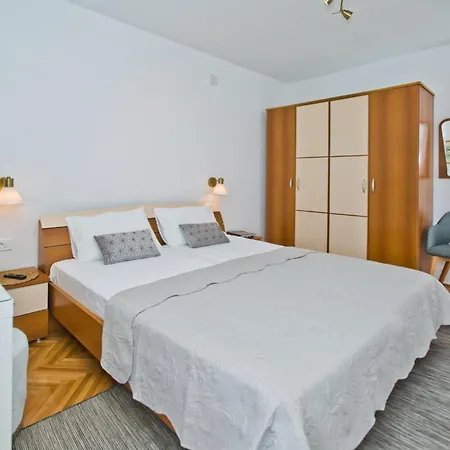 Hvar Deluxe Lägenhet *